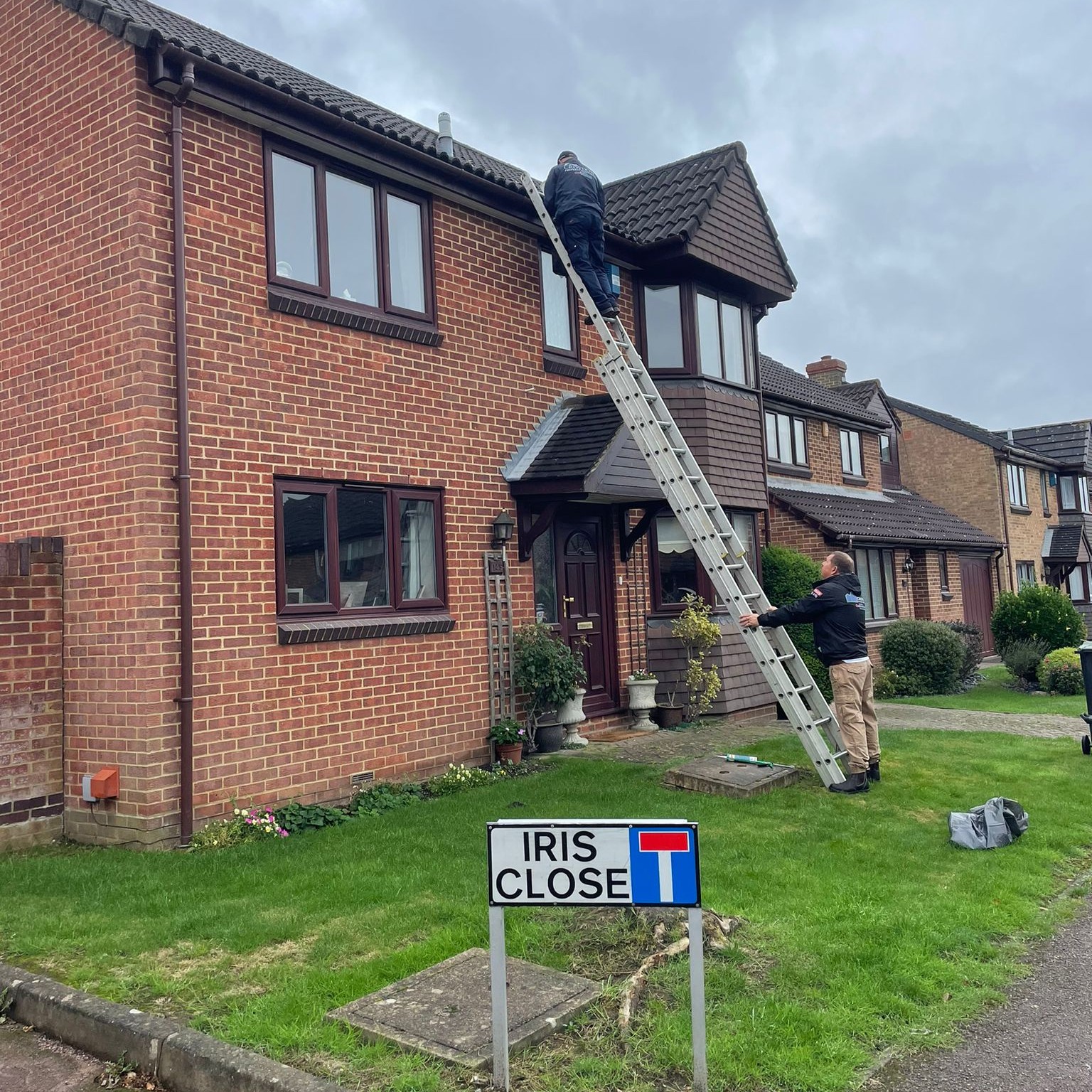 Gutter Cleaning Gutter Cleaning